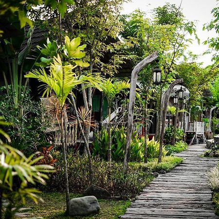 ลา ลูนา รีสอร์ต ยกยาการ์ต้า Hotel สเลมาน ภายนอก รูปภาพ